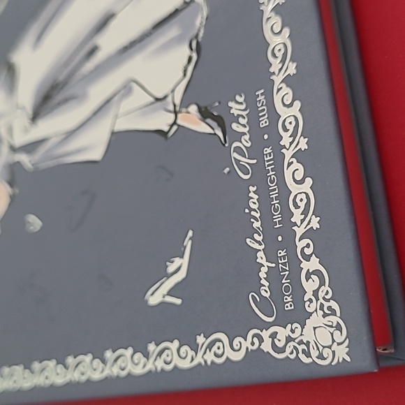 Disney Princess Cinderella Complexion Palette Bronzer Highlighter Blush 6 Shades - Picture 8 of 10